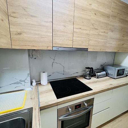 Lovely Apartment, Free Parking Tirana Esterno foto