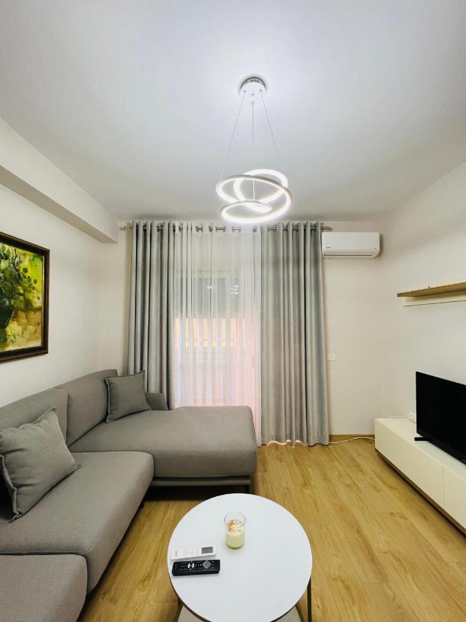 Lovely Apartment, Free Parking Tirana Esterno foto