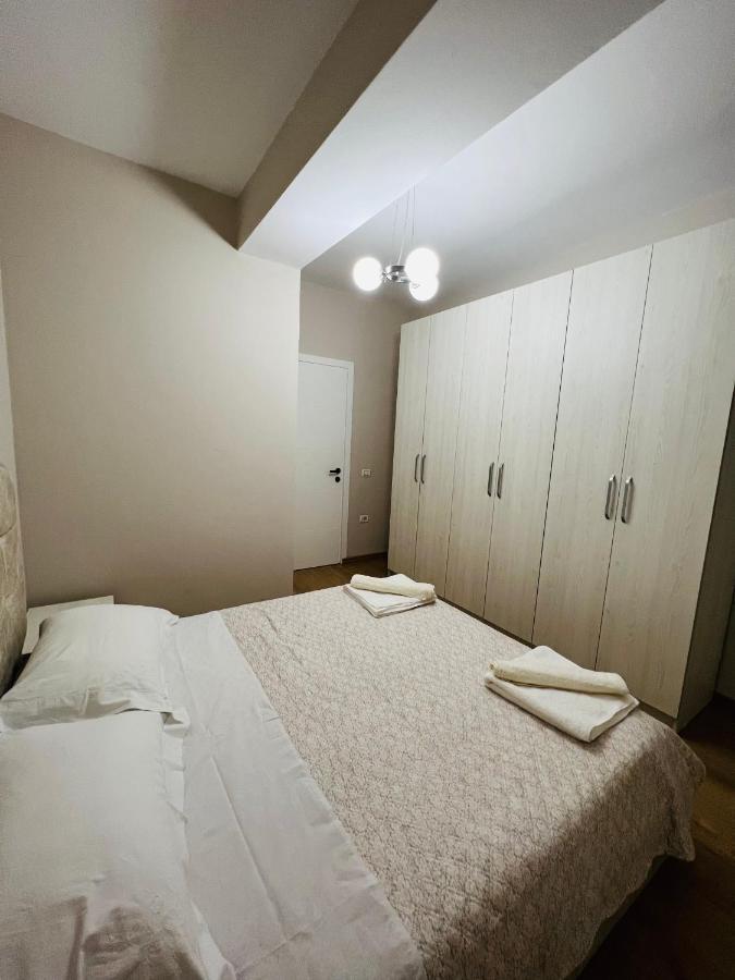 Lovely Apartment, Free Parking Tirana Esterno foto