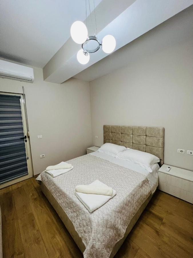 Lovely Apartment, Free Parking Tirana Esterno foto