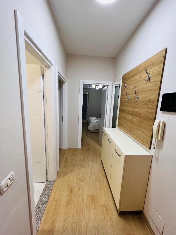 Lovely Apartment, Free Parking Tirana Esterno foto