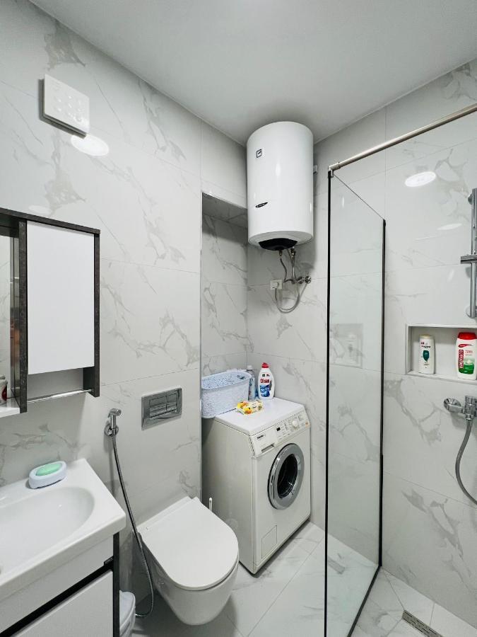 Lovely Apartment, Free Parking Tirana Esterno foto