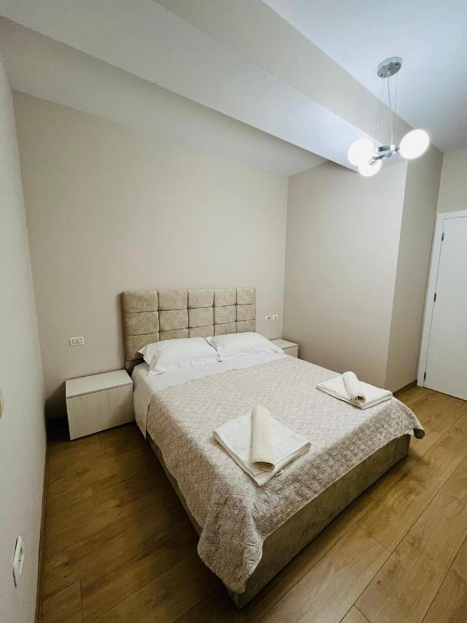 Lovely Apartment, Free Parking Tirana Esterno foto